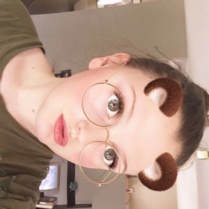 Meet your Posher, Hailey